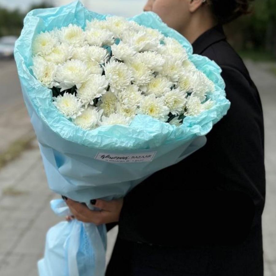 Хризантема белая,  в круглой упаковке (от 9 шт )
