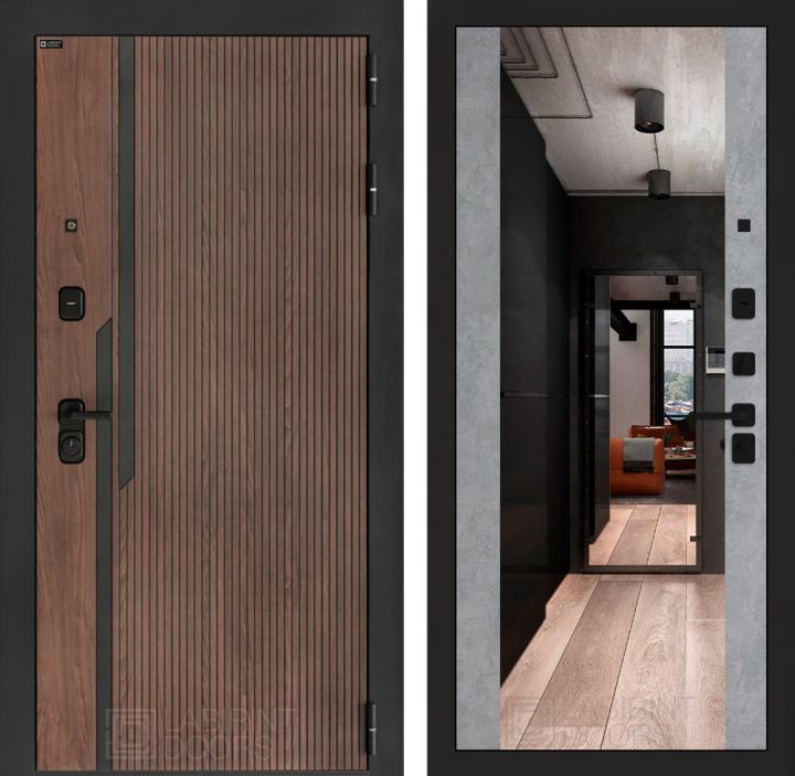 Входная дверь Лабиринт KARMINA с зеркалом Максимум Бетон светлый