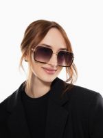 Очки солнцезащитные uv 400, дужка 13.5 см, ширина 12.8 см, линза 5.5 х 6 см