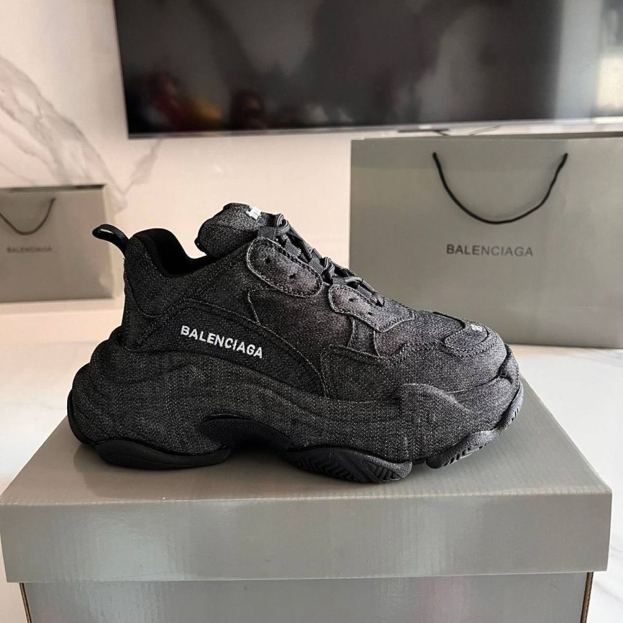 Кроссовки BALENCIAGA TRIPLE S Premium