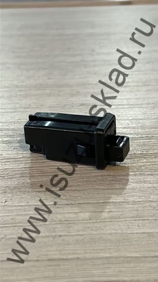 Защелка/пистон бардачка npr75/nmr85/nlr85/nqr90 (Isuzu)