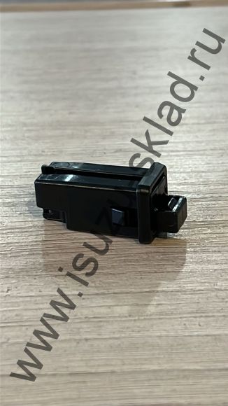 Защелка/пистон бардачка npr75/nmr85/nlr85/nqr90 (Isuzu)