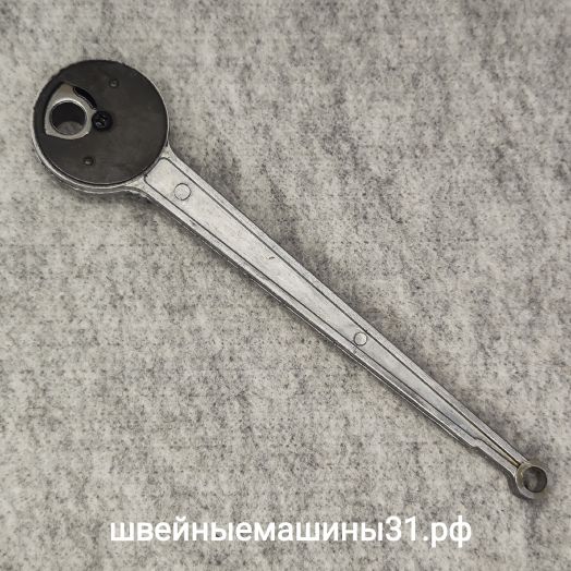 Шатун с эксцентриком (с кулачком) Bernette for Bernina Milan 3 и др. Длина 196 мм; диаметры отверстий 10 мм; 7,2 мм.    Цена 700 руб.