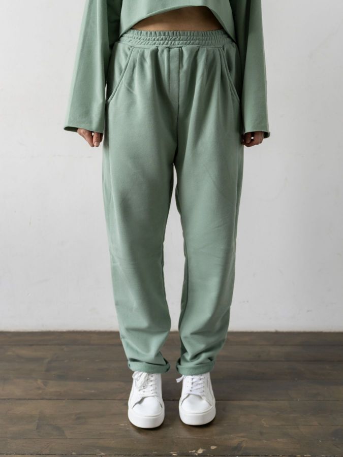 Брюки с защипами полынь