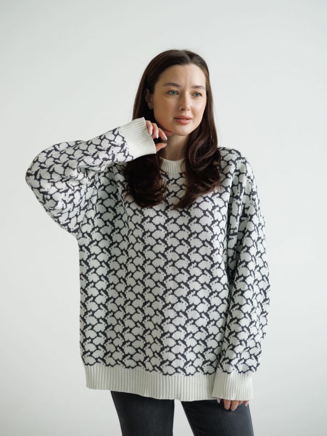 Свитер с кроликами