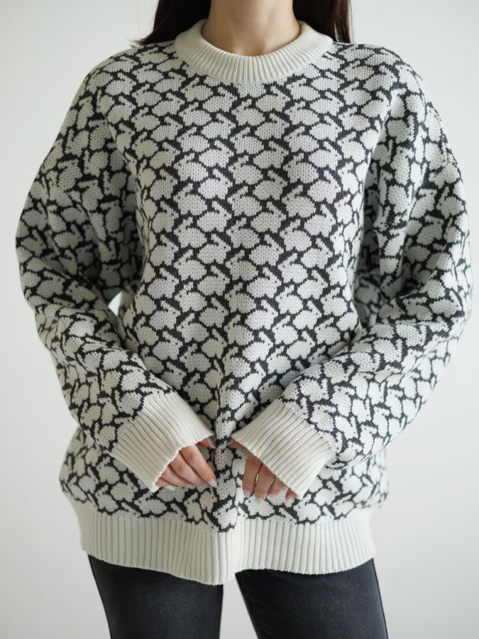 Свитер с кроликами