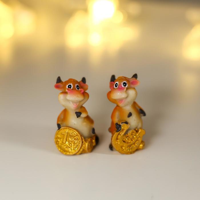 Фигурка полистоун «Бычок Карамелька с золотом», 4?2.3?2.1 см, МИКС
