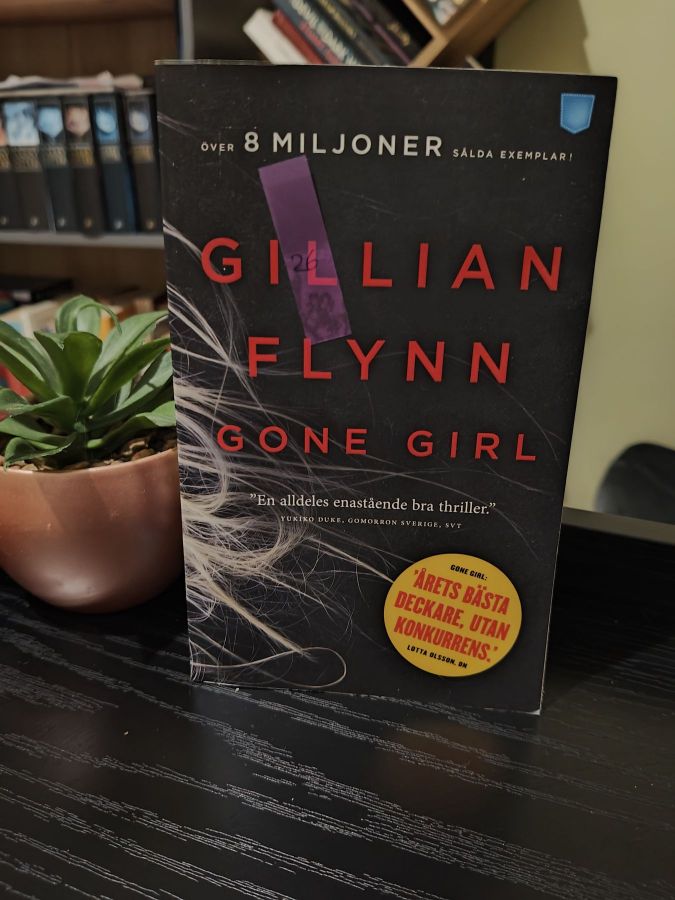 Gone girl by Gillian Flynn по-датски