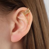 Серьга «Кафф» яркая классика с подвеской-цепочкой, цвет белый в золоте