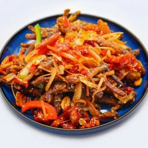 Хрустящая говядина с перцем и арахисом 250г