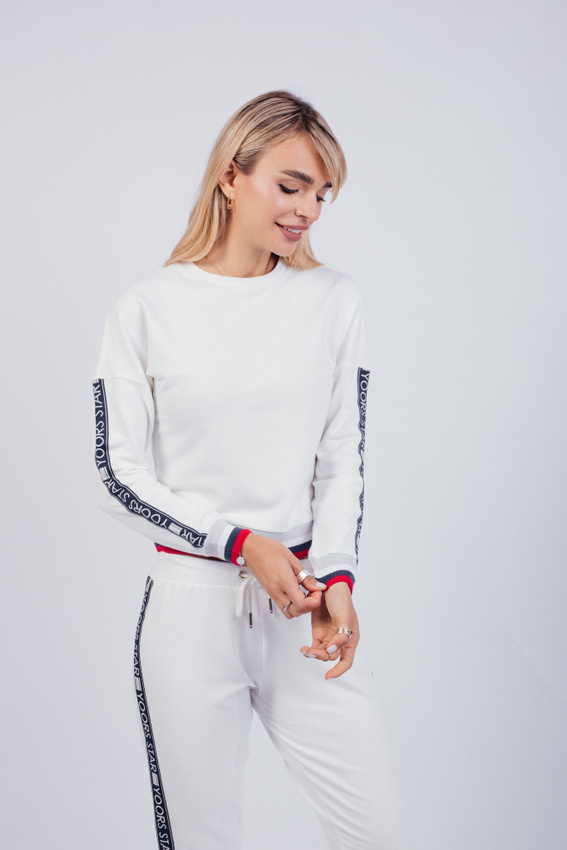 Спортивный костюм женский