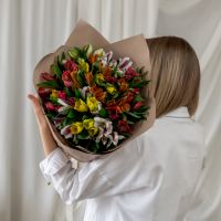 Букет из альстромерий