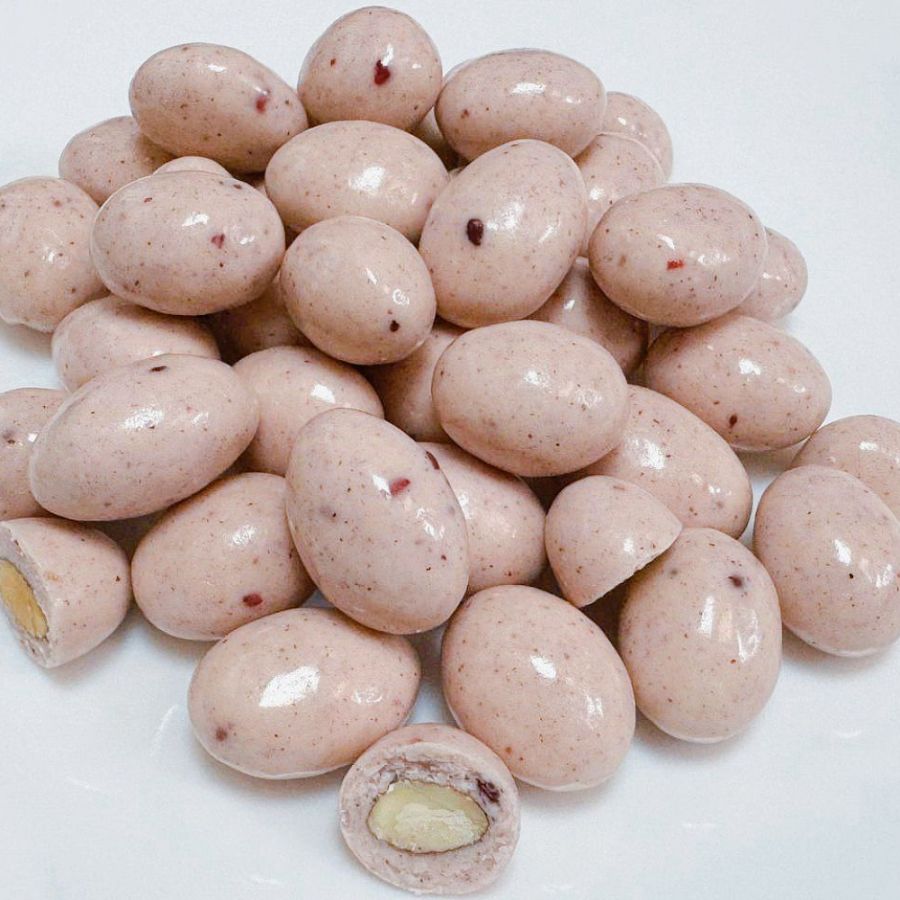 Миндаль "Творожики Ежевика" в шоколадной глазури с натуральным творогом