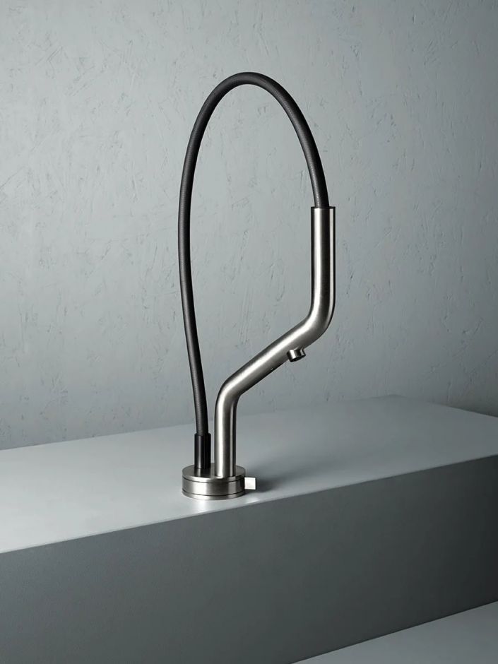 Кухонный смеситель Quadro design Kitchen Inox 405 с выдвижным изливом ФОТО