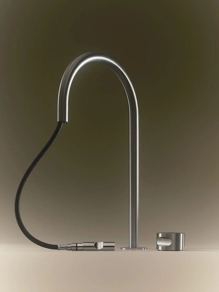 Кухонный смеситель Quadro design Kitchen Inox 463.23.700 с выдвижным изливом ФОТО