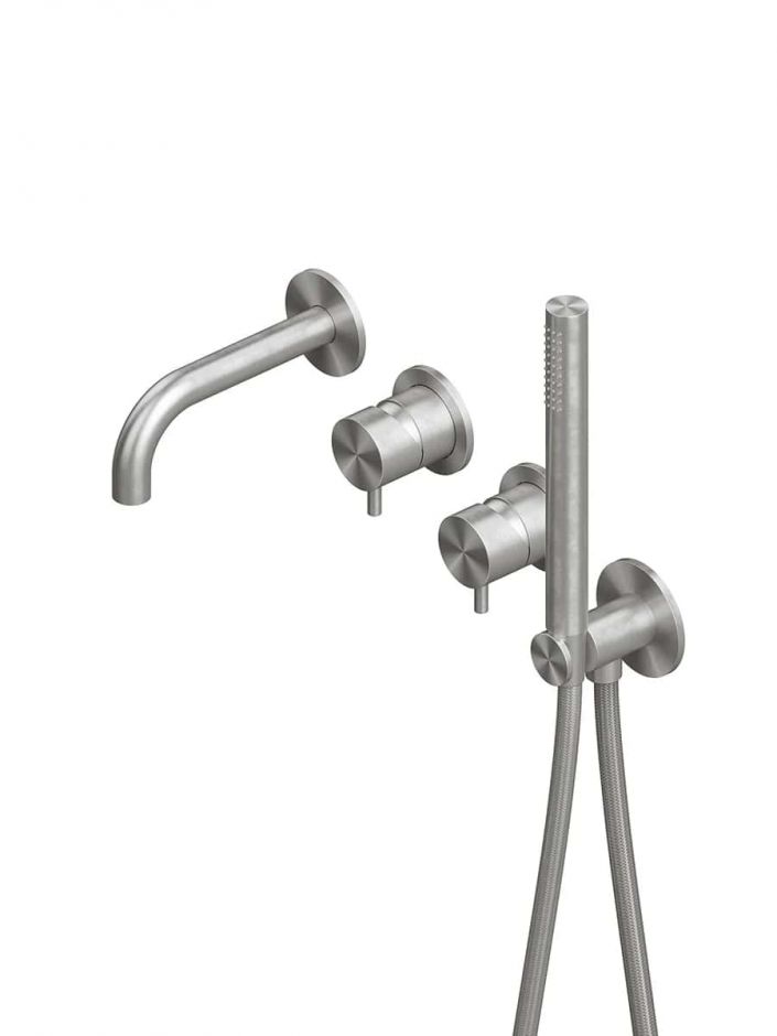 Смеситель для ванны и душа Quadro design Source 13 69.00 четыре отверстия