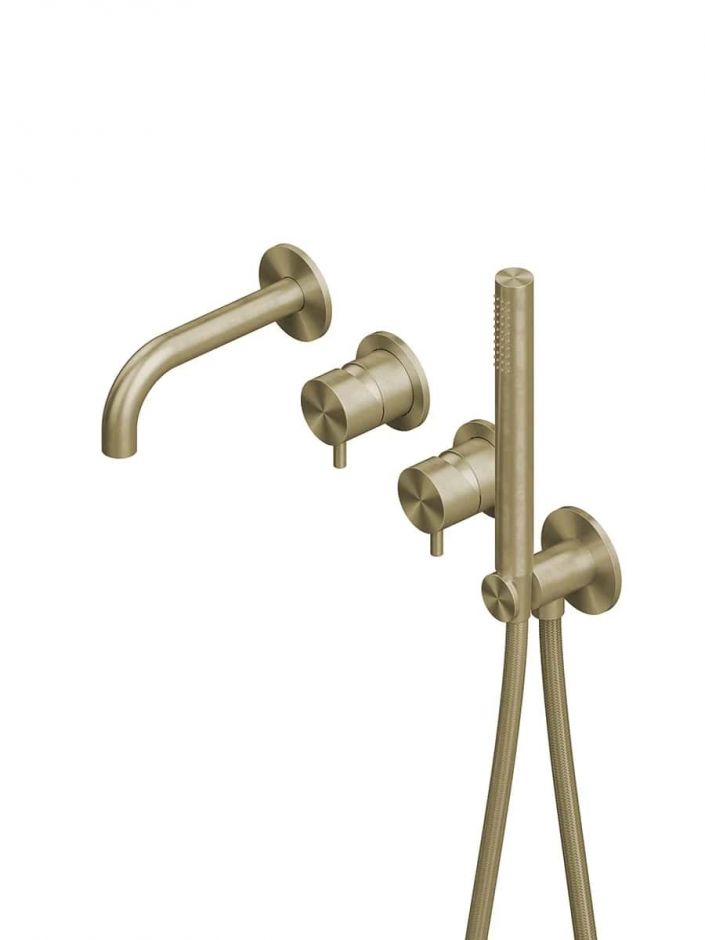 Смеситель для ванны и душа Quadro design Source 13 69.00 четыре отверстия ФОТО