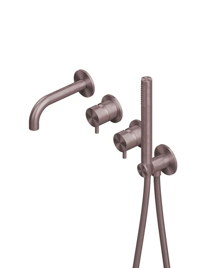 Смеситель для ванны и душа Quadro design Source 13 69.00 четыре отверстия ФОТО