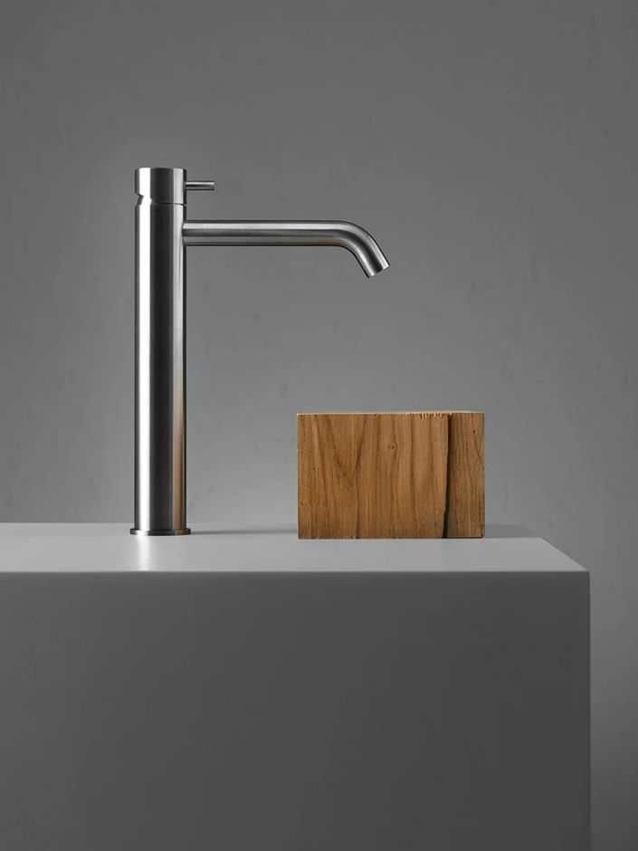 Смеситель для раковины Quadro design Source 12 02 высокий ФОТО