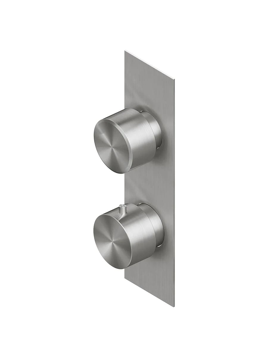 Термостатический смеситель Quadro design Stereo 16 88.0 AS на два отверстия цена от 213 957 ₽ Фото Термостатический смеситель Quadro design Stereo 16 88.0 AS на два отверстия