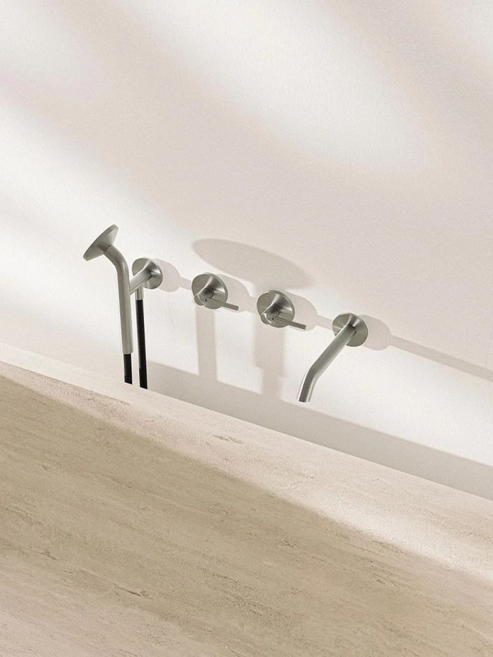 Смеситель для ванны и душа Quadro design FFQT 21 69T с изливом ФОТО