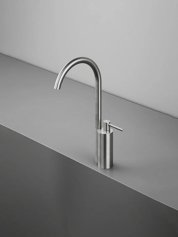 Смеситель для раковины Quadro design FFQT 21 03T с поворотным изливом ФОТО