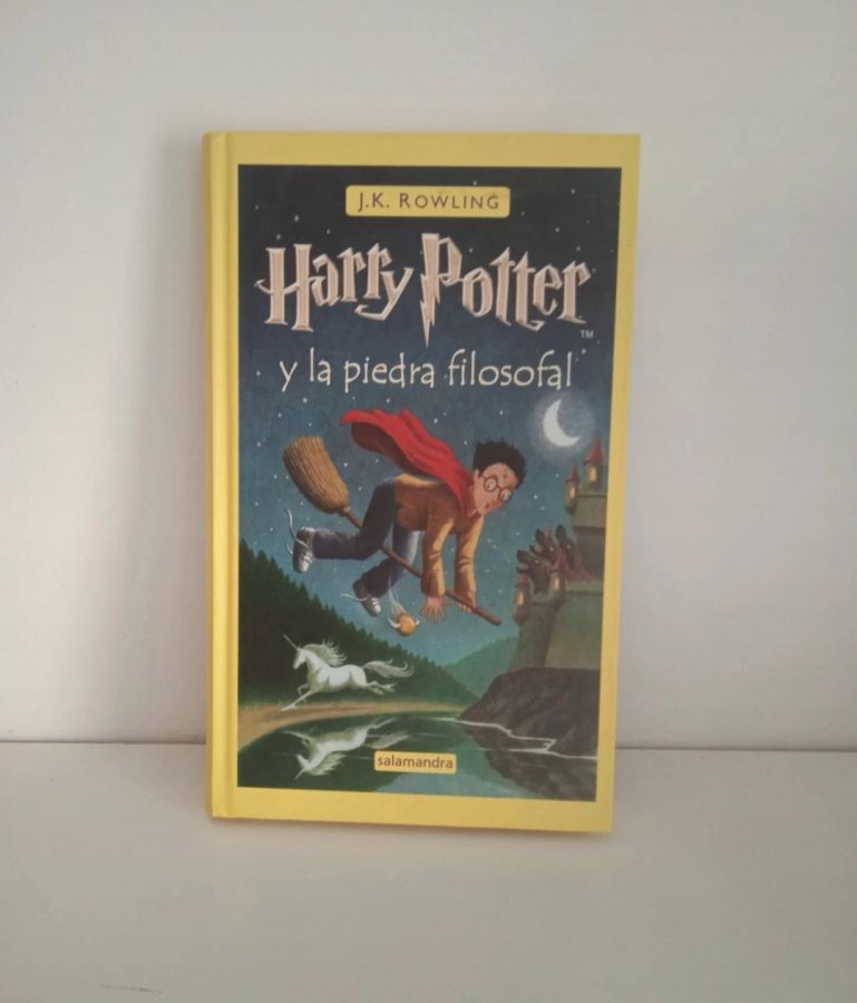 Harry Potter y la piedra filosofal / Гарри Поттер по-испански