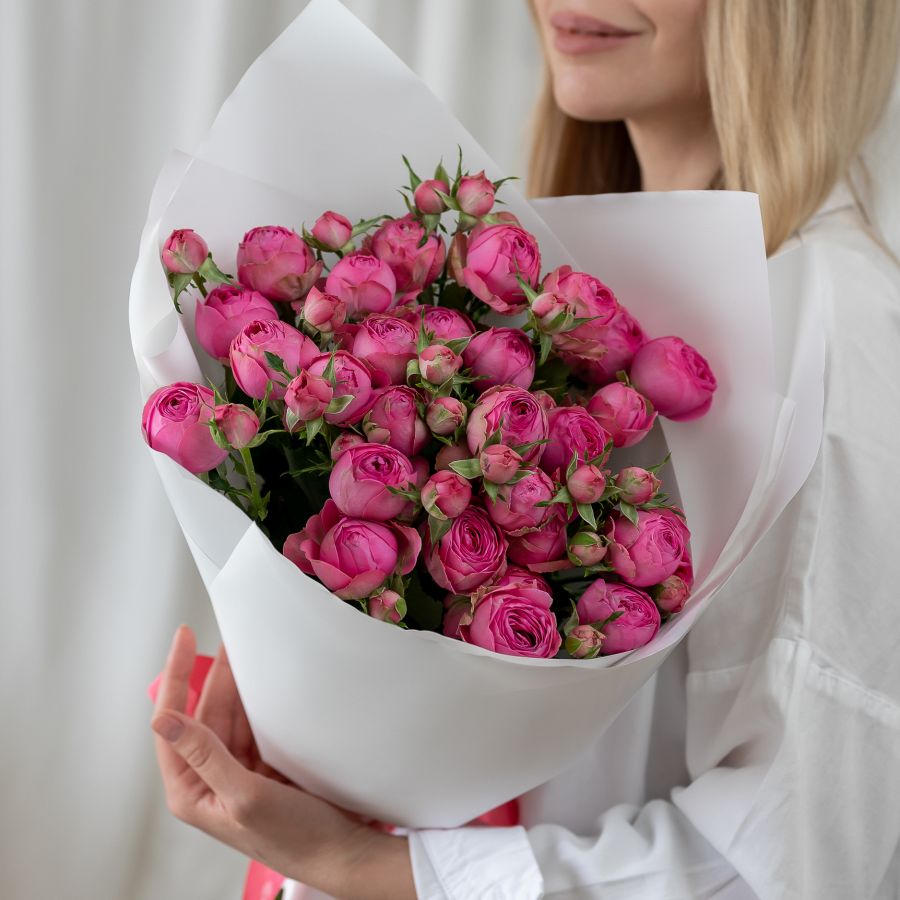 5 кустовых розовых роз