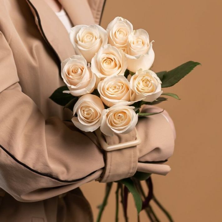 Белая роза от 9 шт (60 см, Эквадор)