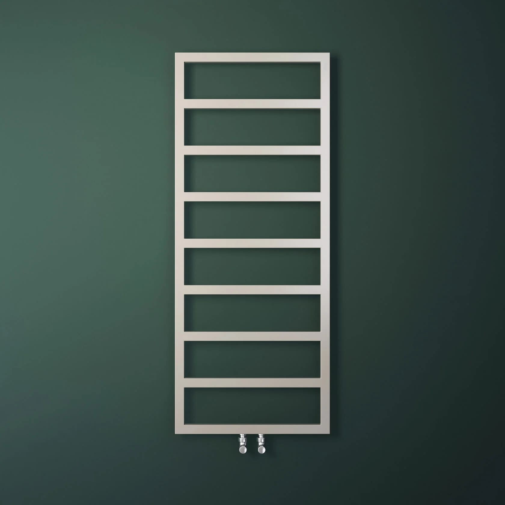 Полотенцесушитель электрический Broner Cube CB.EL.050.100.0000 вертикальный 500 мм цена от 56 500 ₽ Фото Полотенцесушитель электрический Broner Cube CB.EL.050.100.0000 вертикальный 500 мм