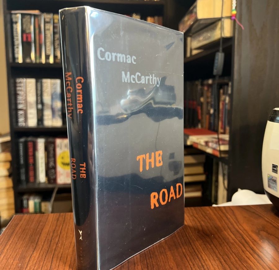 The road by Cormac McCarthy 1ые издание/тираж