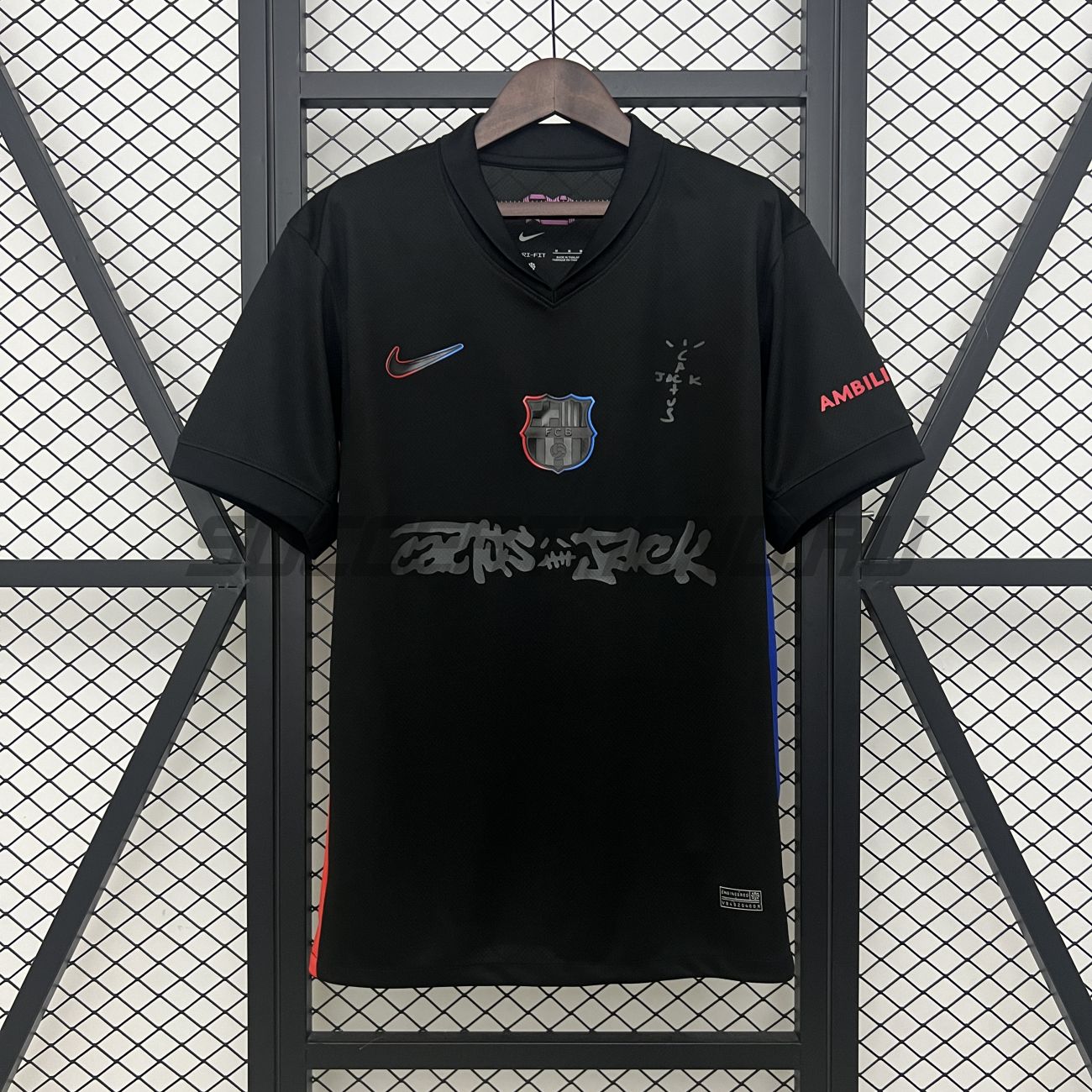 Гостевая форма Barcelona(логотип Travis Scott) 2025