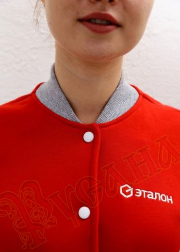 бомбер из футера с вышивкой