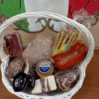Корзина Подарочный набор для мужчины Мясной букет