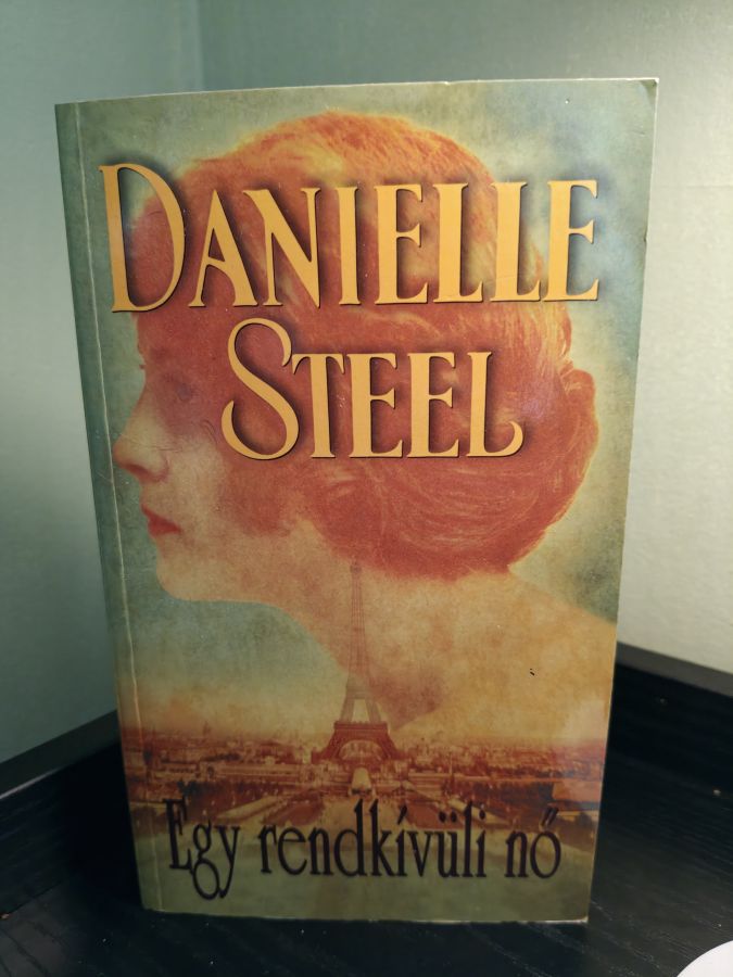 Egy rendkivuli no - Danielle Steel на венгерском