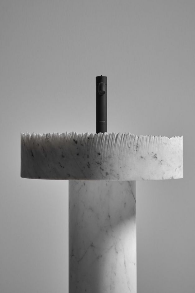 Раковина напольная из камня Antonio Lupi Lavabi FLOW 47х47 см ФОТО