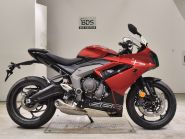 TRIUMPH DAYTONA 660