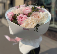 Букет из Голландских пионов с фисташкой
