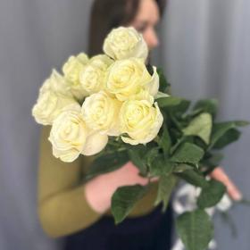 Белые розы Эквадор 70см