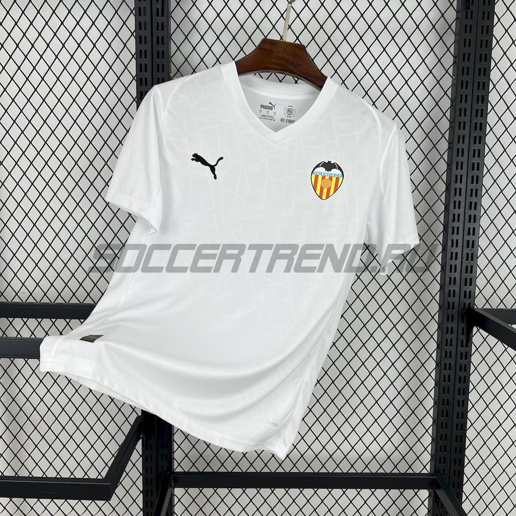 Домашняя форма Valencia 25/26