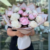 Букет из 15 пионов