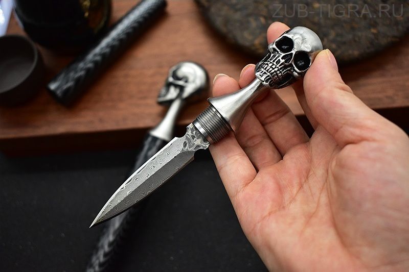 Нож тычковый Scull damascus