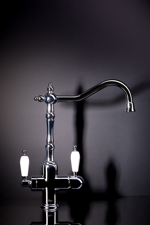 Однорычажный смеситель на горизонтальную поверхность для кухонной мойки Boheme Kitchen 113 ФОТО