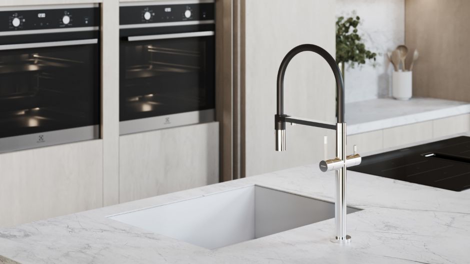 Однорычажный смеситель на горизонтальную поверхность для кухонной мойки Boheme Uno 115 ФОТО