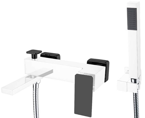 Однорычажный настенный смеситель для ванны Boheme Q 143