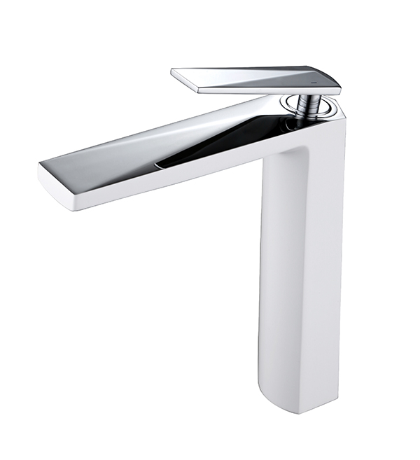 Однорычажный смеситель на горизонтальную поверхность для раковины Boheme Venturo 372 ФОТО