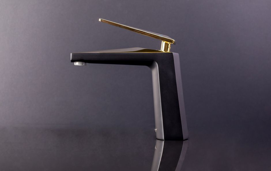 Однорычажный смеситель на горизонтальную поверхность для раковины Boheme Venturo 382 ФОТО