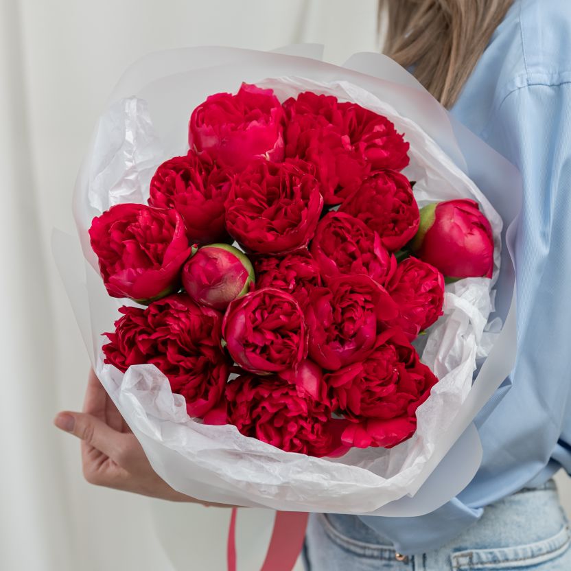 Красные пионы от 5 шт