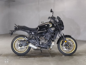 YAMAHA XSR700