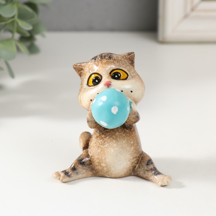 Фигурка полистоун лак «Котишка надувает воздушный шар», 7?6?7 см